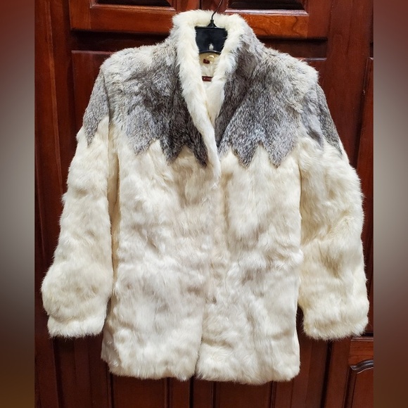 Jackets & Blazers - Vintage 70's Rabbit fur jacket coat with grey contrast fur design. Size S.